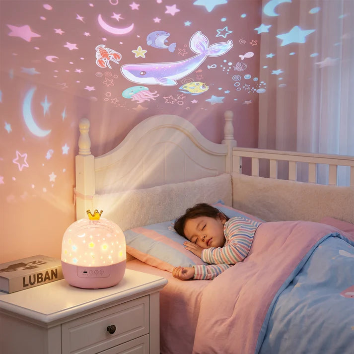2-in-1 Kinder Nachtlicht mit Sternenhimmel Projektor – LED Einschlaflicht mit wechselbaren Projektionen